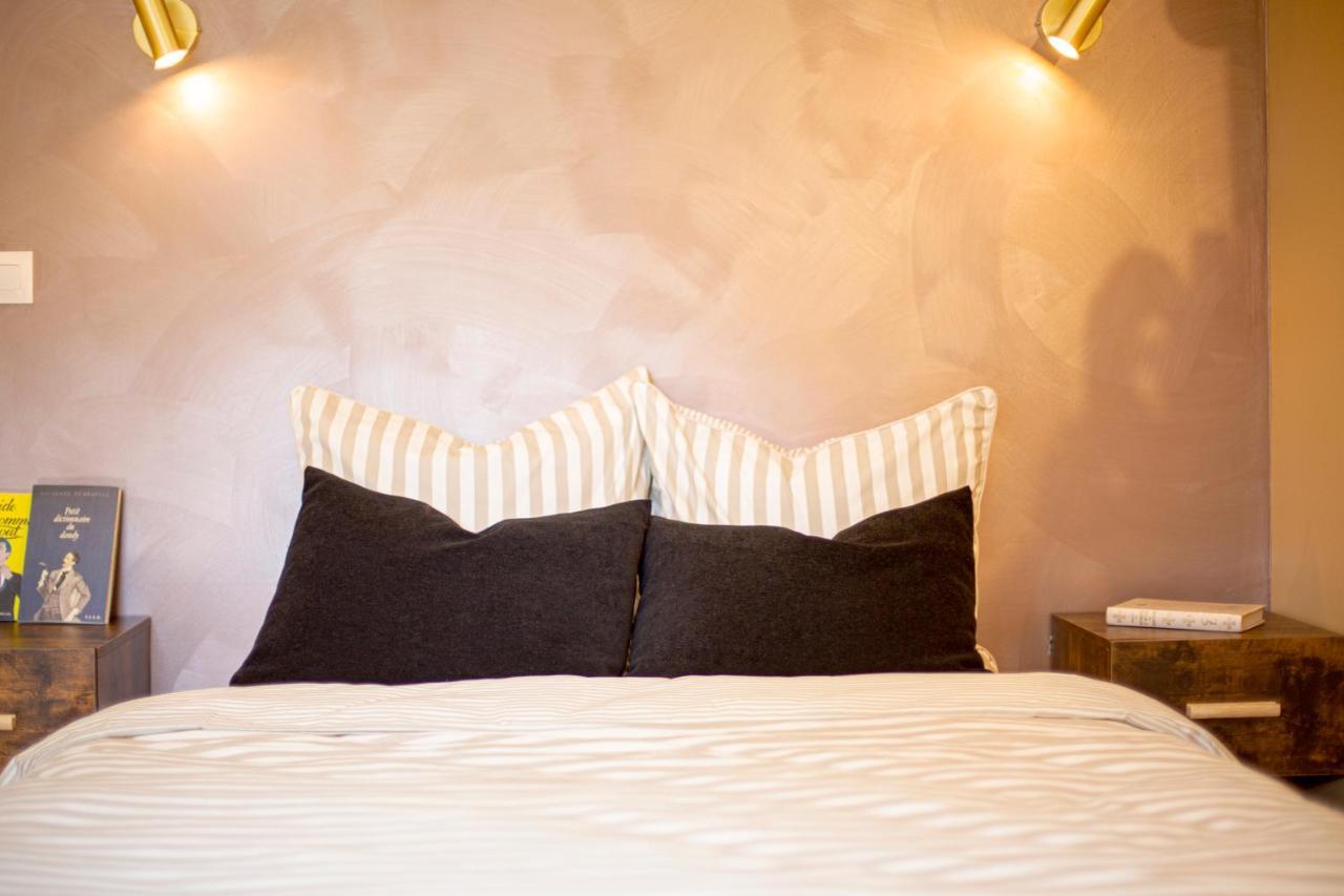 Ideal Pro & Couple - 2 Logements Theme Boho Chic Rdc & Dandy 1Er Etage - Quartier Calme - Jardin - Wifi Hd - Smart Tv - Parking Gratuit - Proche Centre & Transports - Ask Home Valenciennes Zewnętrze zdjęcie